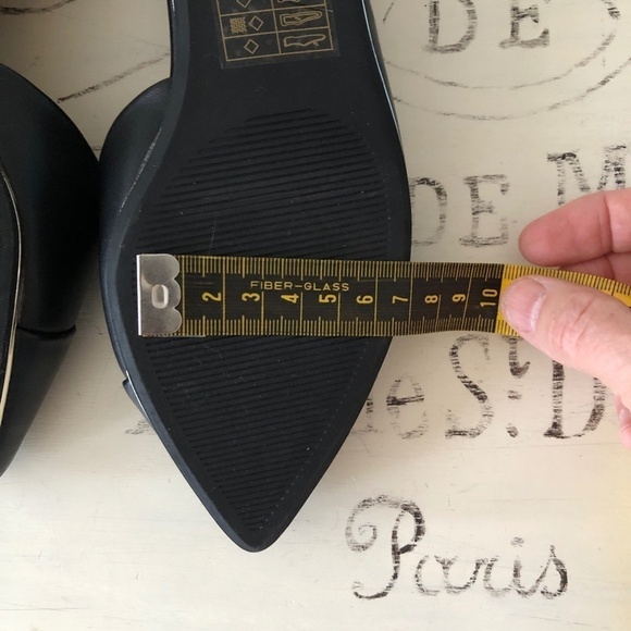 Black Flats, Slip Ons, Pointed Toe, Gold Colour Trim, Nice Condition - Picture 14 of 15